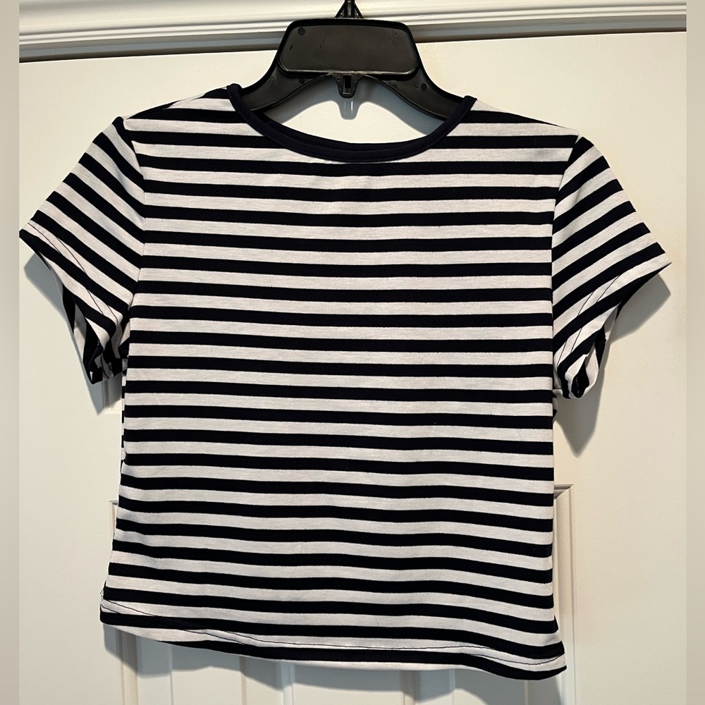 Super Cute Black & White, Cropped Tee